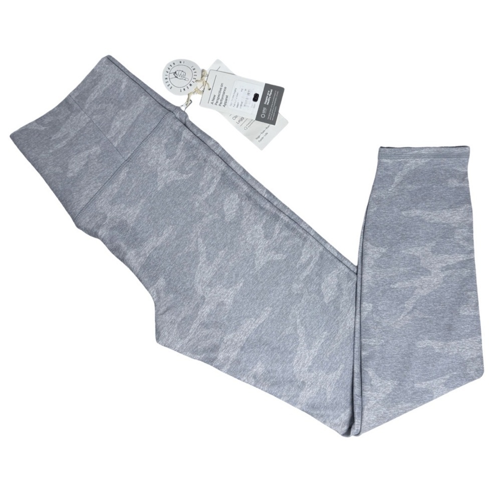 Vuori Women's Clean Elevation Legging Pale Heather Camo Size M NWT - Picture 4 of 10